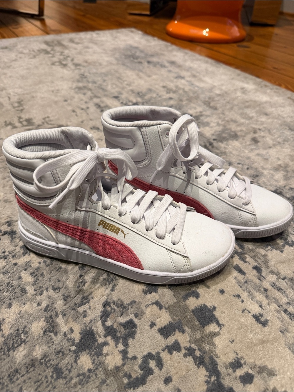 Vikky V3 Mid L Women White Sneakers  Sz 6